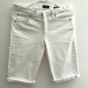 Jones New York Shorts, White Above the Knee